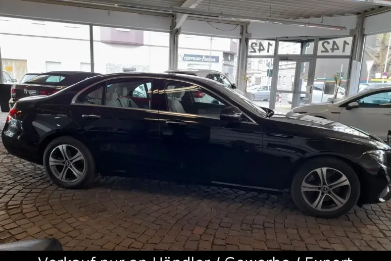 Mercedes-Benz E 200 din 2020 cu 48.665 km - oferta MER122673 - foto 7