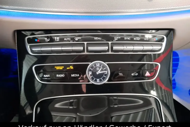 Mercedes-Benz E 200 din 2020 cu 48.665 km - oferta MER122673 - foto 18