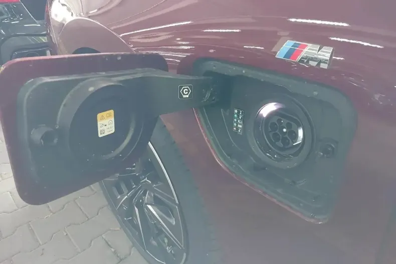 BMW 750 din 2024 cu 1.700 km - oferta BMW122678 - foto 4