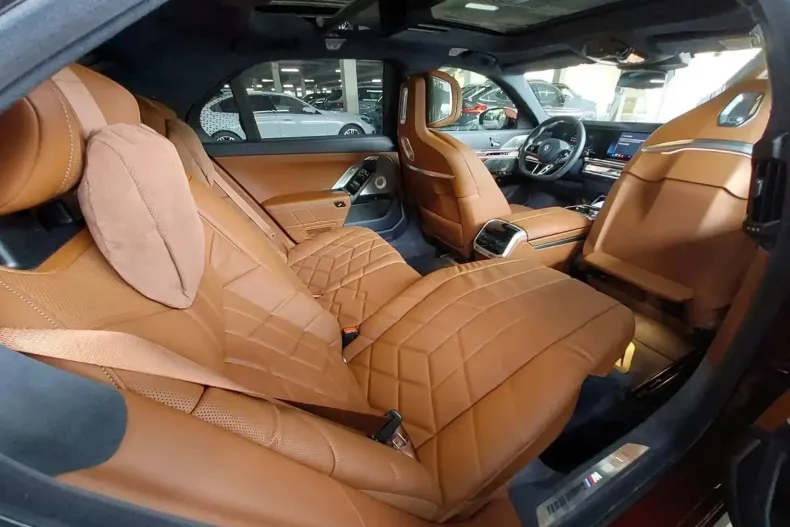 BMW 750 din 2024 cu 1.700 km - oferta BMW122678 - foto 8