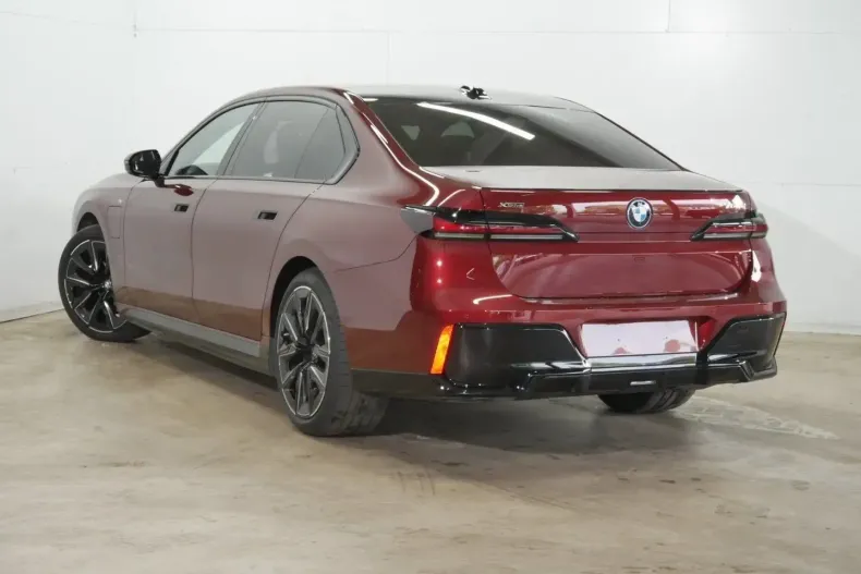 BMW 750 din 2024 cu 1.700 km - oferta BMW122678 - foto 9