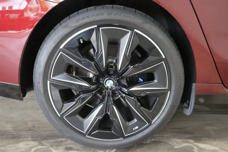 BMW 750 din 2024 cu 1.700 km - oferta BMW122678 - foto 10