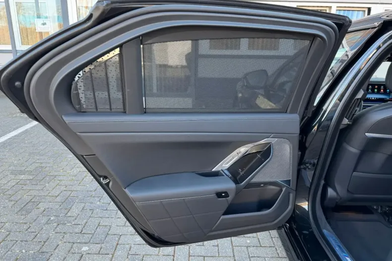 BMW 740 din 2024 cu 8.900 km - oferta BMW122679 - foto 4