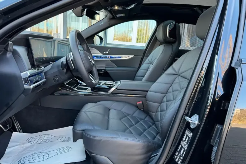 BMW 740 din 2024 cu 8.900 km - oferta BMW122679 - foto 11