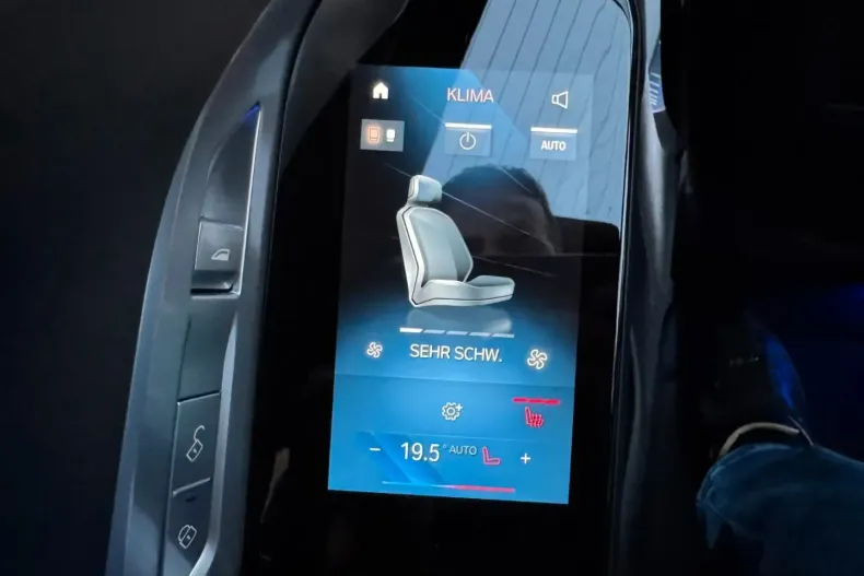 BMW 740 din 2024 cu 8.900 km - oferta BMW122679 - foto 12