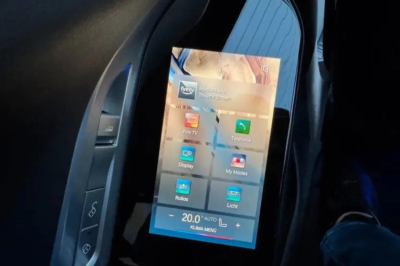 BMW 740 din 2024 cu 8.900 km - oferta BMW122679 - foto 26