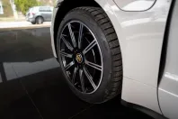 Porsche Taycan din 2024 cu 3.100 km - oferta POR122686 - foto 11