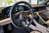 Porsche Taycan din 2024 cu 3.100 km - oferta POR122686 - foto 22