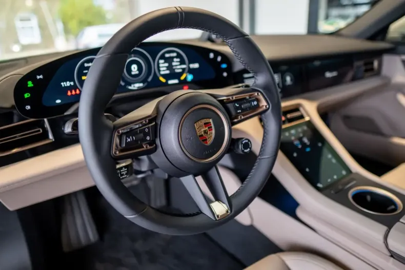 Porsche Taycan din 2024 cu 3.100 km - oferta POR122686 - foto 22