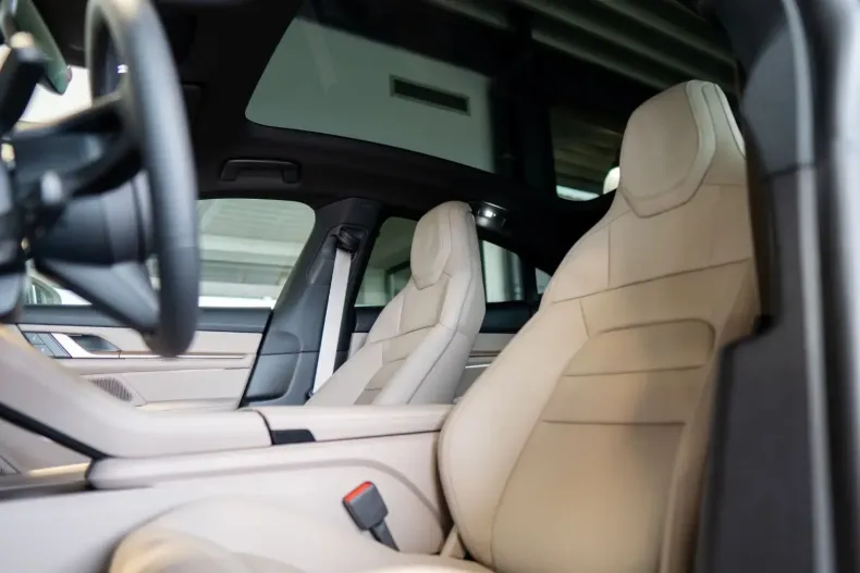 Porsche Taycan din 2024 cu 3.100 km - oferta POR122686 - foto 23