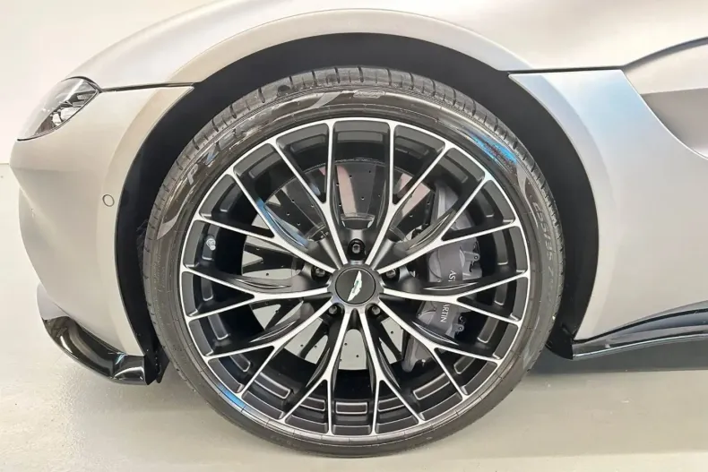 Aston Martin V8 Vantage din 2025 cu 50 km - oferta AST122689 - foto 7