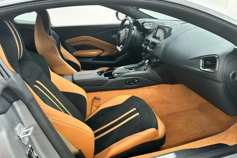 Aston Martin V8 Vantage din 2025 cu 50 km - oferta AST122689 - foto 16