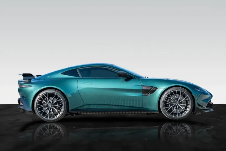 Aston Martin V8 Vantage din 2024 cu 50 km - oferta AST122692 - foto 3