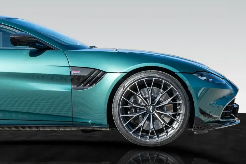 Aston Martin V8 Vantage din 2024 cu 50 km - oferta AST122692 - foto 8