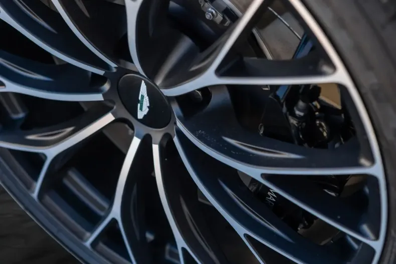 Aston Martin V8 Vantage din 2024 cu 50 km - oferta AST122692 - foto 11