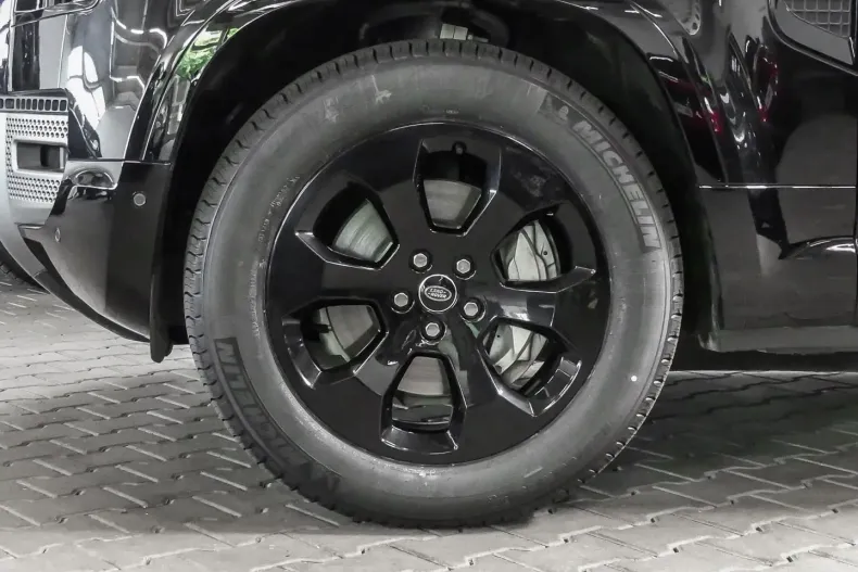 Land Rover Defender din 2023 cu 26.040 km - oferta LAN122696 - foto 9