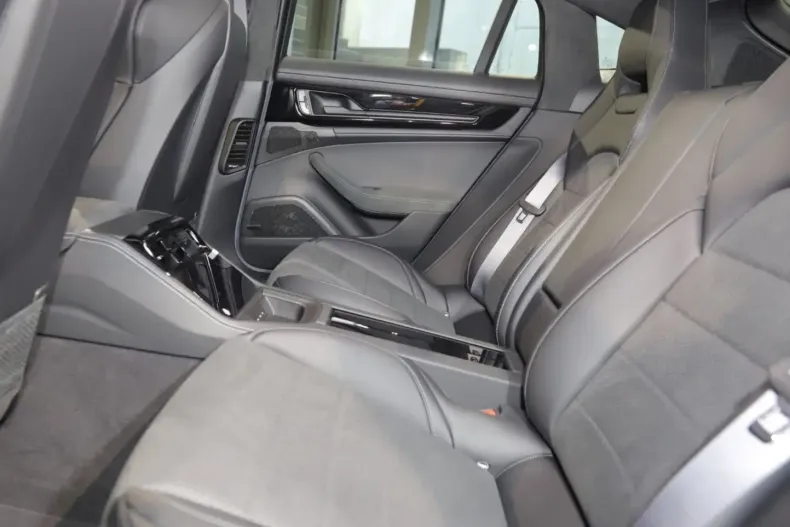 Porsche Panamera din 2025 cu 9.000 km - oferta POR122704 - foto 2