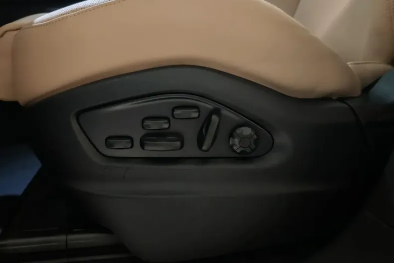 Porsche Cayenne din 2025 cu 50 km - oferta POR122723 - foto 7