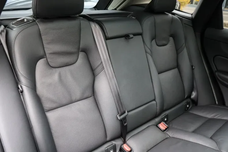 Volvo XC60 din 2024 cu 25.500 km - oferta VOL122724 - foto 4