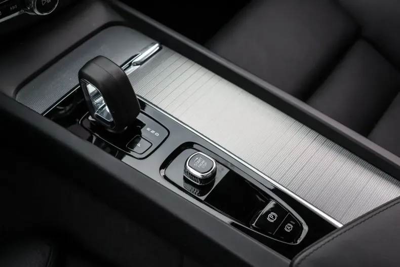 Volvo XC60 din 2024 cu 25.500 km - oferta VOL122724 - foto 9