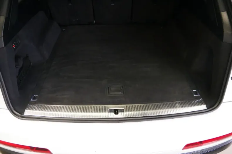 Audi SQ7 din 2021 cu 90.660 km - oferta AUD122725 - foto 9