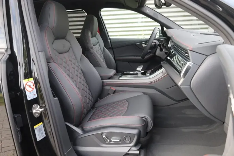 Audi SQ7 din 2024 cu 4.200 km - oferta AUD122727 - foto 4