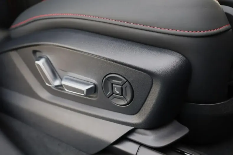 Audi SQ7 din 2024 cu 4.200 km - oferta AUD122727 - foto 20