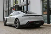 Porsche Taycan din 2022 cu 10.600 km - oferta POR122736 - foto 7