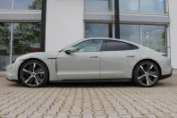 Porsche Taycan din 2022 cu 10.600 km - oferta POR122736 - foto 8