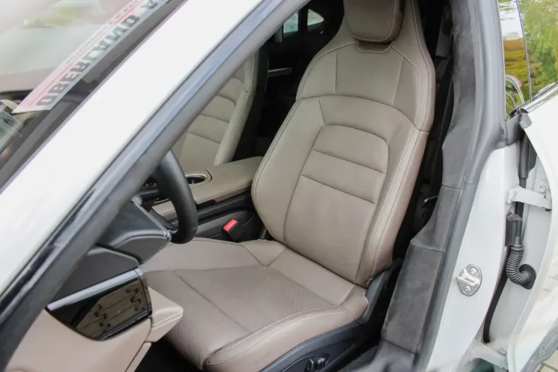 Porsche Taycan din 2022 cu 10.600 km - oferta POR122736 - foto 11