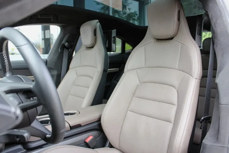 Porsche Taycan din 2022 cu 10.600 km - oferta POR122736 - foto 12