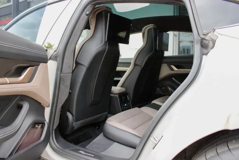 Porsche Taycan din 2022 cu 10.600 km - oferta POR122736 - foto 14