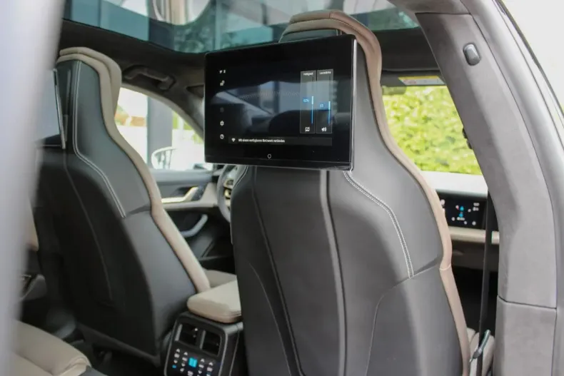 Porsche Taycan din 2022 cu 10.600 km - oferta POR122736 - foto 25