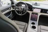 Porsche Taycan din 2022 cu 10.600 km - oferta POR122736 - foto 26