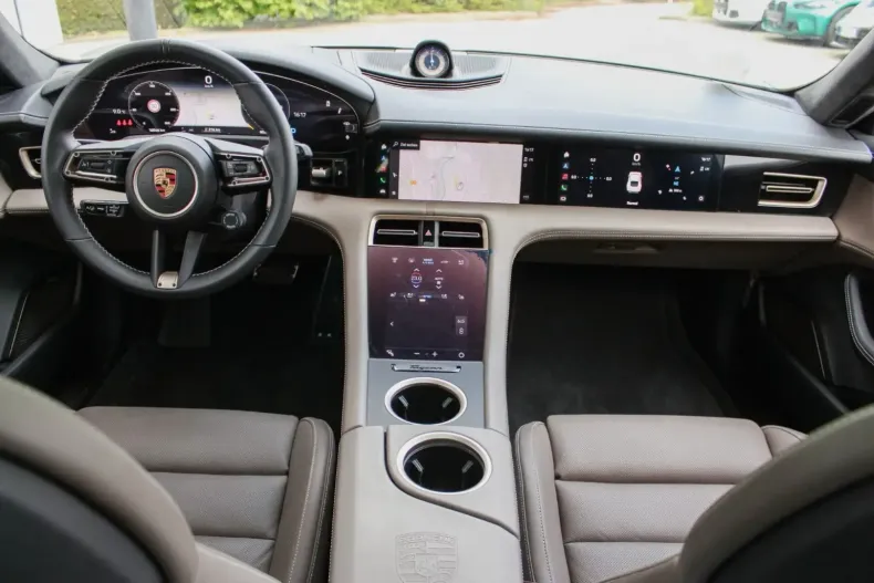 Porsche Taycan din 2022 cu 10.600 km - oferta POR122736 - foto 27