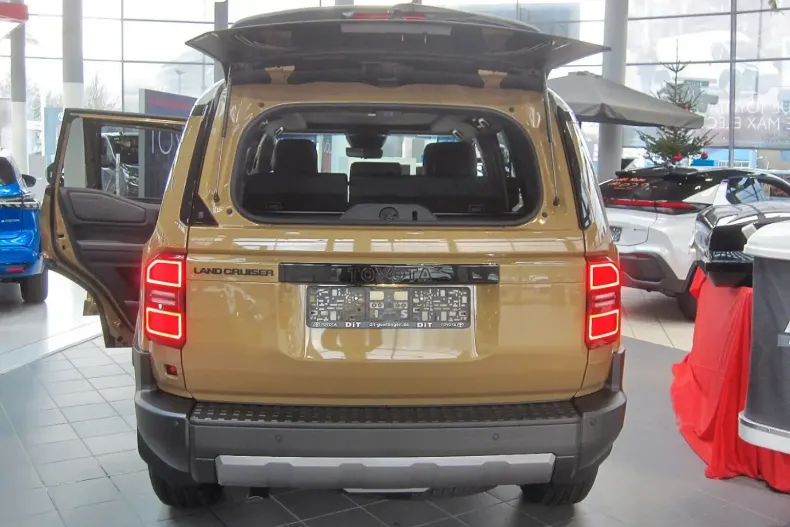 Toyota Land Cruiser din 2024 cu 40 km - oferta TOY122739 - foto 4