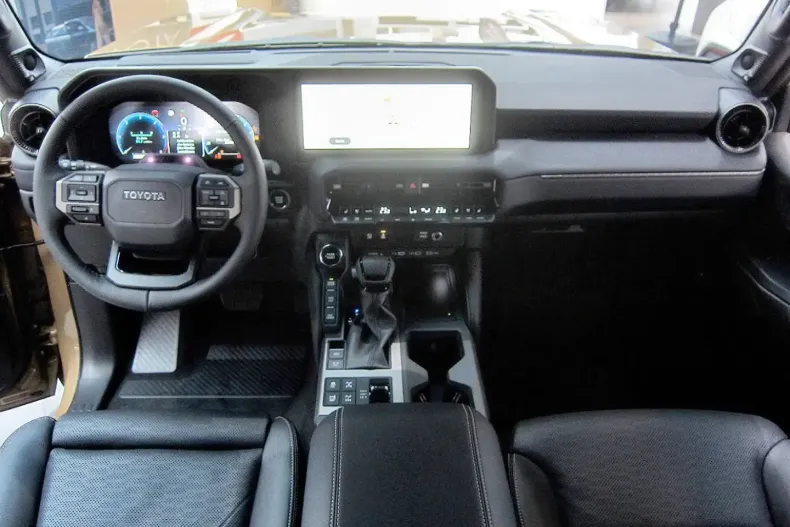 Toyota Land Cruiser din 2024 cu 40 km - oferta TOY122739 - foto 6