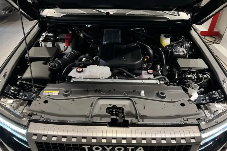 Toyota Land Cruiser din 2025 cu 40 km - oferta TOY122740 - foto 10