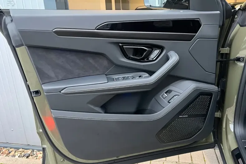 Lamborghini Urus din 2024 cu 32.900 km - oferta LAM122746 - foto 14