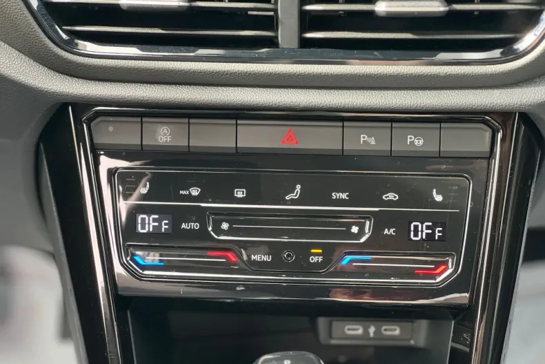 Volkswagen T-Roc din 2024 cu 31.000 km - oferta VOL122771 - foto 17