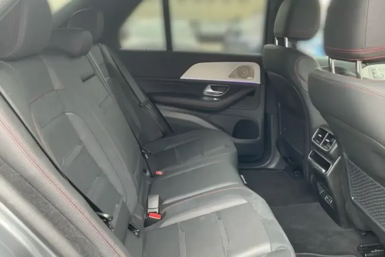 Mercedes-Benz GLE 53 AMG din 2024 cu 14.900 km - oferta MER122786 - foto 13