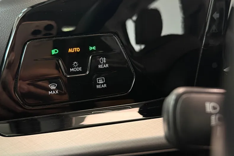 Volkswagen Golf din 2021 cu 153.000 km - oferta VOL122806 - foto 23