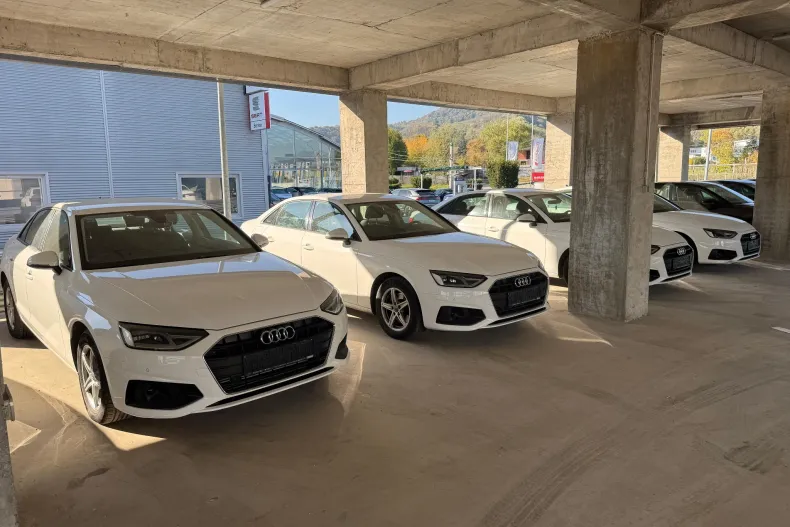 Audi A4 din 2021 cu 102.000 km - oferta AUD122809 - foto 2