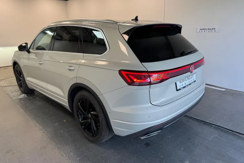 Volkswagen Touareg din 2024 cu 25.000 km - oferta VOL122812 - foto 26