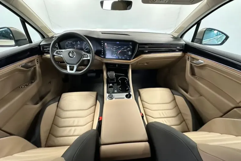 Volkswagen Touareg din 2020 cu 75.000 km - oferta VOL122820 - foto 4