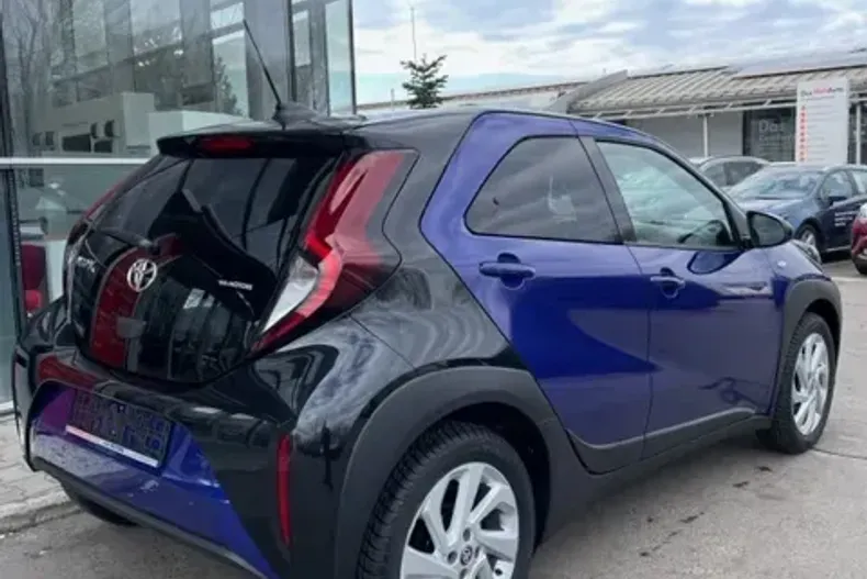 Toyota Aygo (X) din 2023 cu 5 km - oferta TOY122836 - foto 5