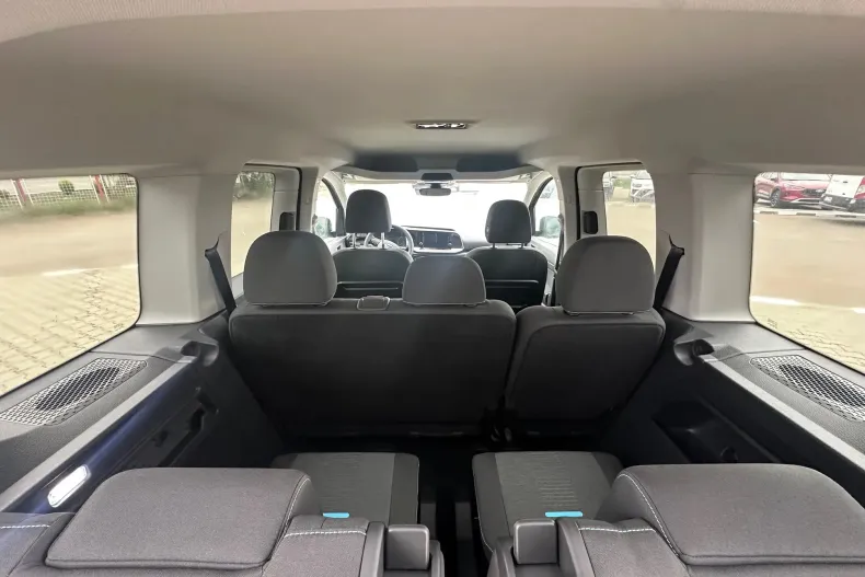 Ford Tourneo Connect din 2023 cu 5.000 km - oferta FOR122871 - foto 7