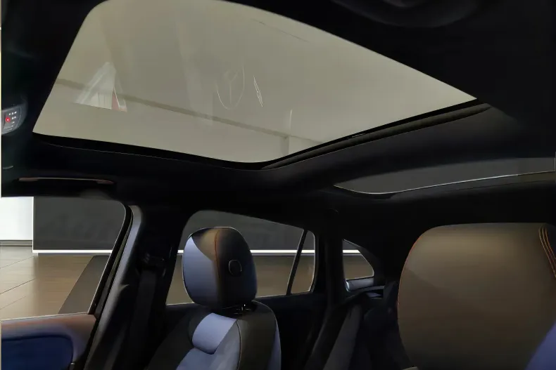 Mercedes-Benz GLA din 2022 cu 17.000 km - oferta MER122877 - foto 9