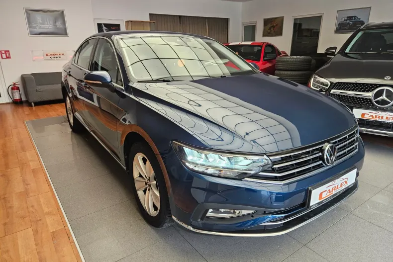 Volkswagen Passat din 2021 cu 32.000 km - oferta VOL122902 - foto 2