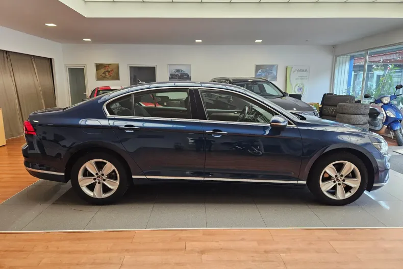Volkswagen Passat din 2021 cu 32.000 km - oferta VOL122902 - foto 3